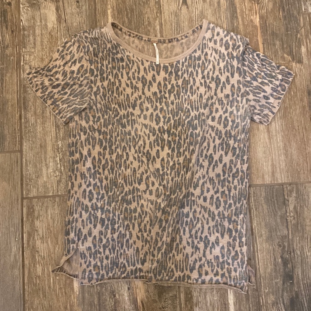 Women’s Free People animal print shirt size small (S/P)